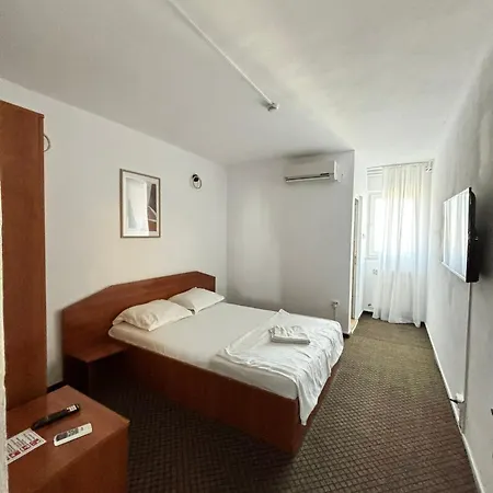 Hotel Grey