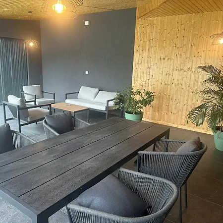 Grey 3* 드로베타 투르누 세베린