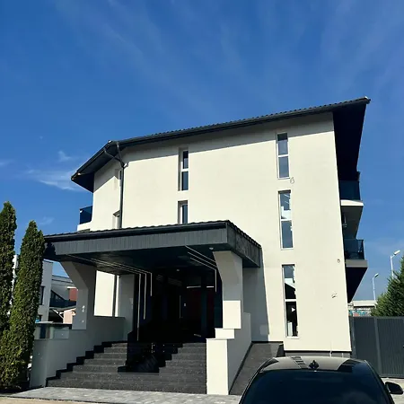 Grey Hotel 3*